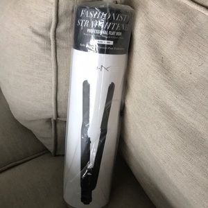 NUME fashionista straightener in original paper tube and plastic bag - NEW